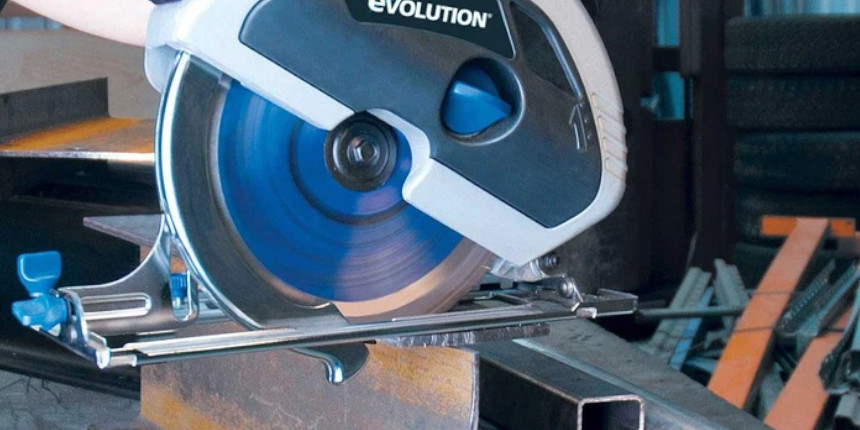 Pilarka Evolution Power Tools EVOSAW230 z tarczą TCT do cięcia stali